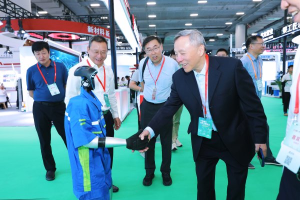 富腾优配  新科技全场“霸屏”，500+国内外企业抢滩2025中国国际混凝土博览会